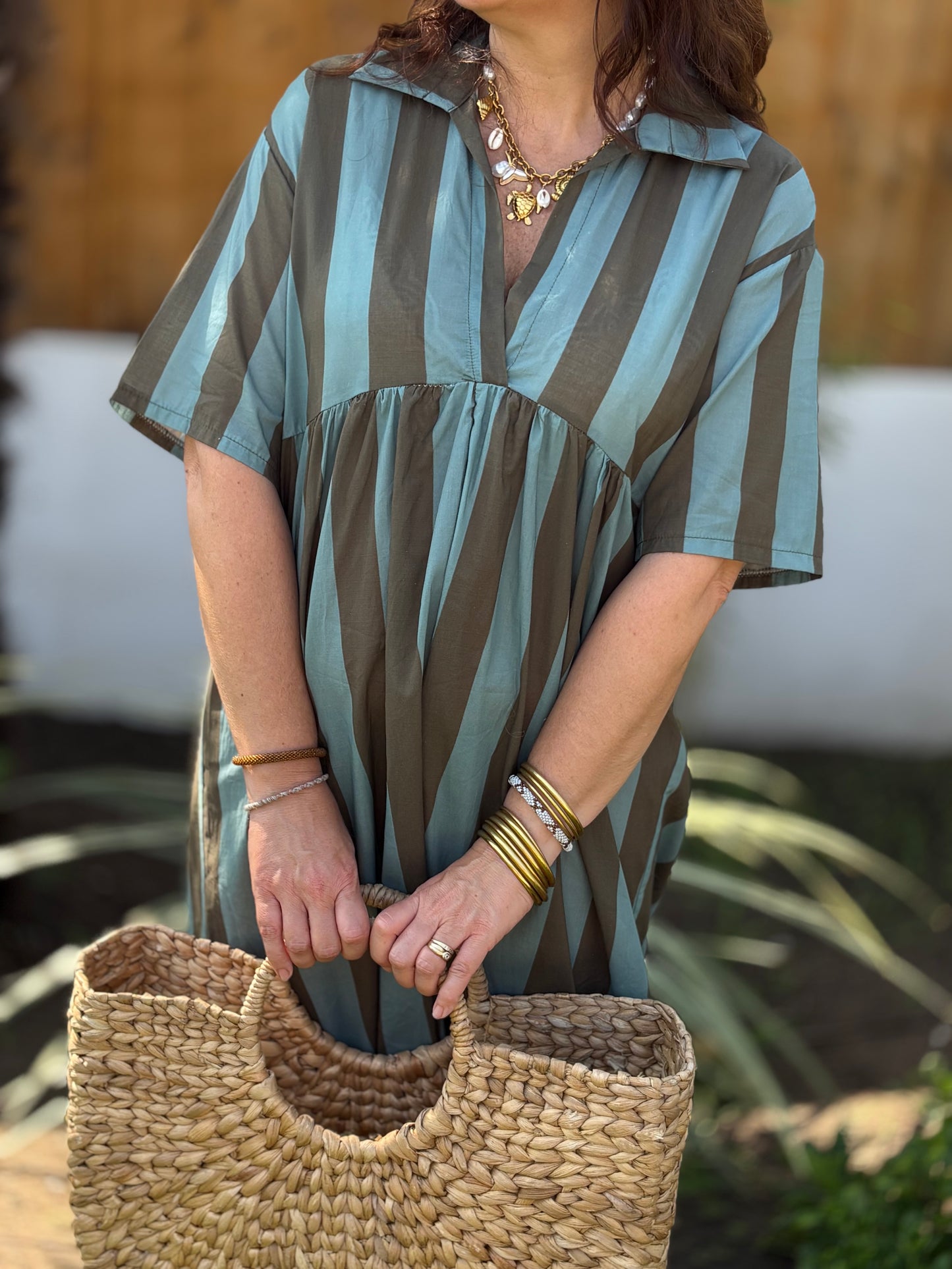 Robe midi kaki et bleu rayées