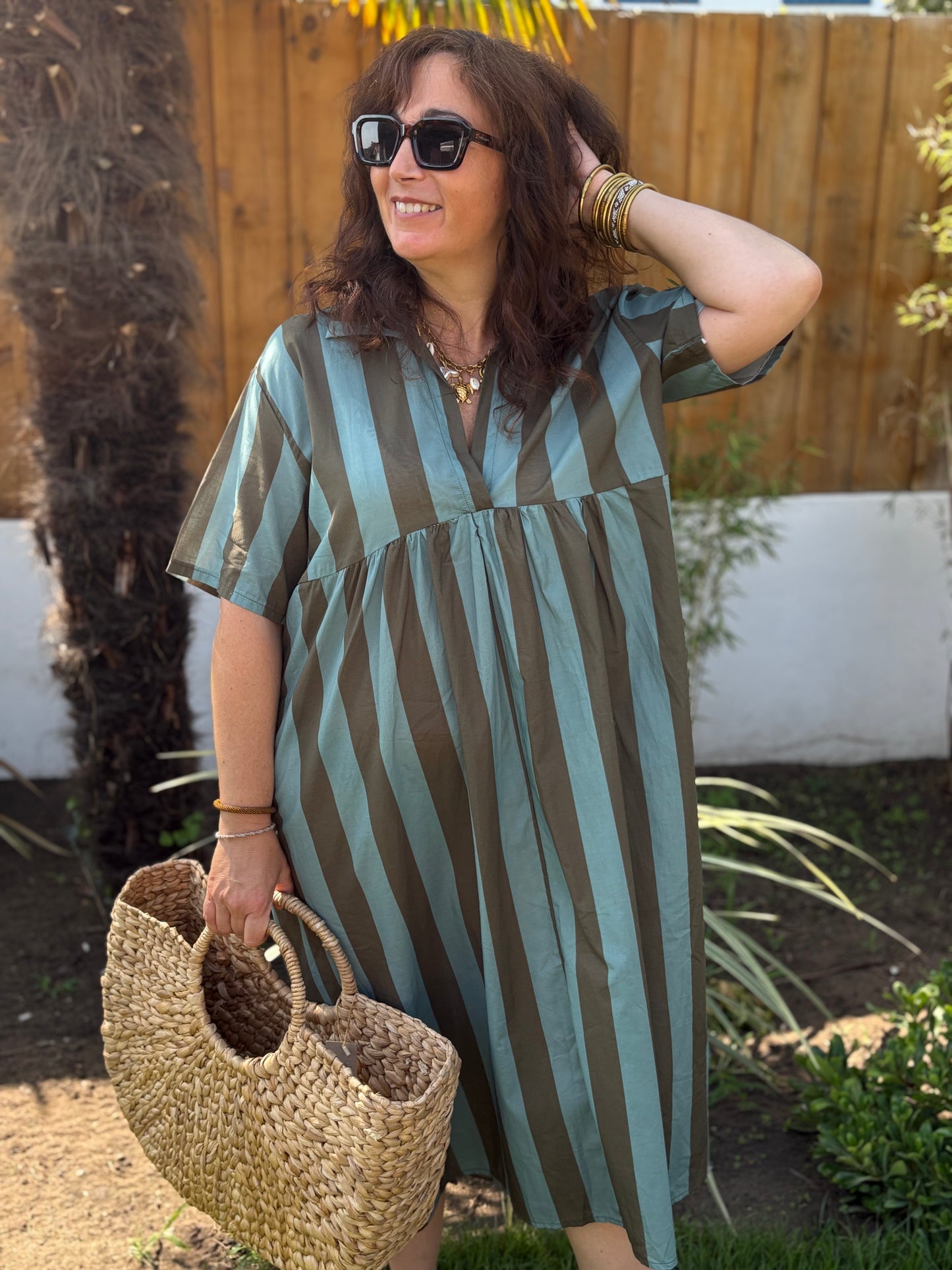 Robe midi kaki et bleu rayées