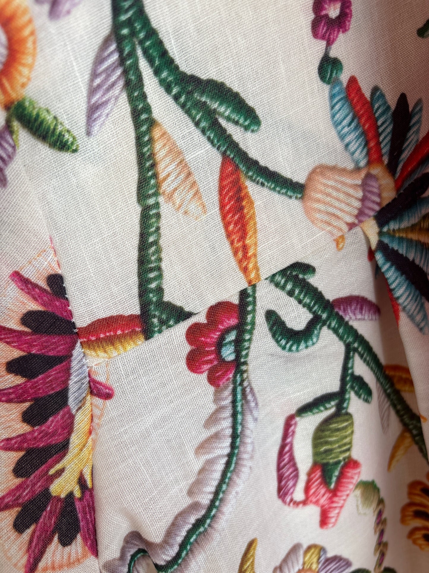 Chemise impression style broderies