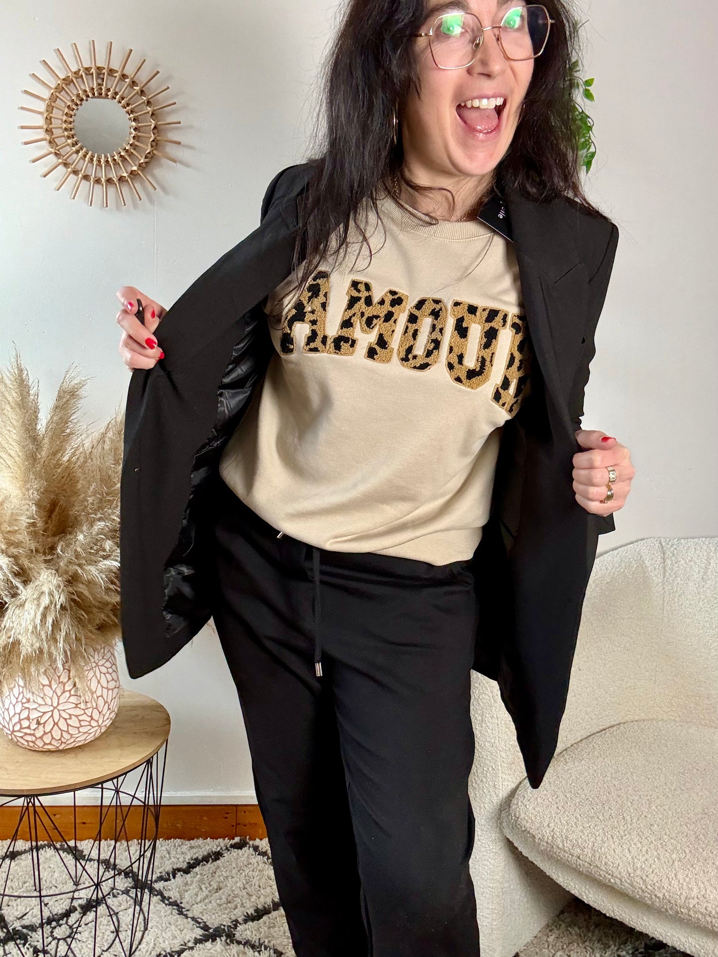 Sweat Beige AMOUR broderie bouclette leopard
