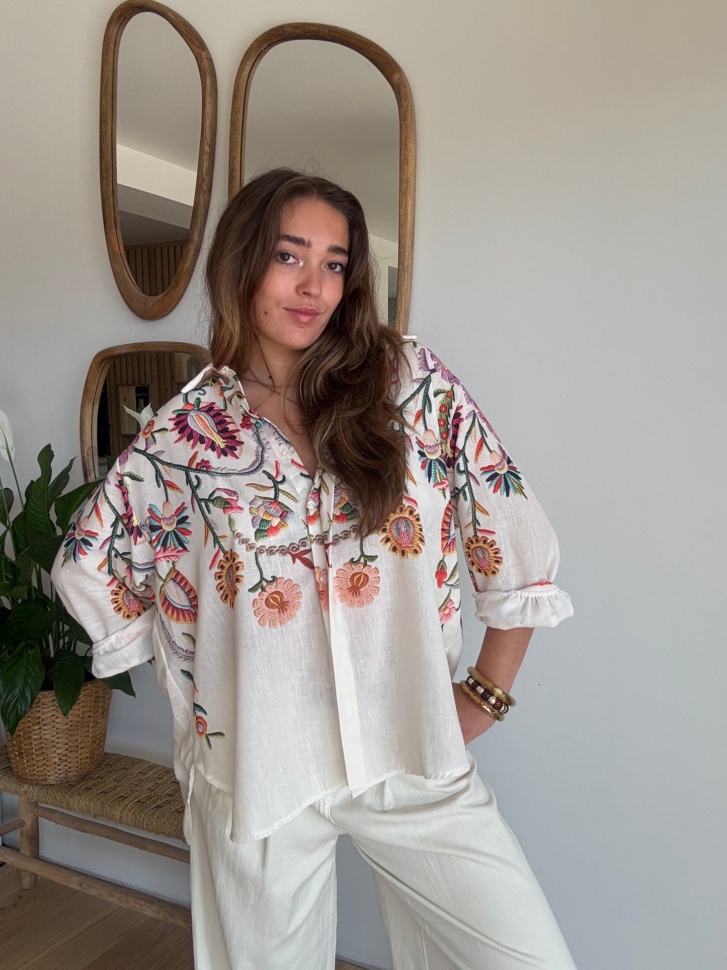 Chemise impression style broderies