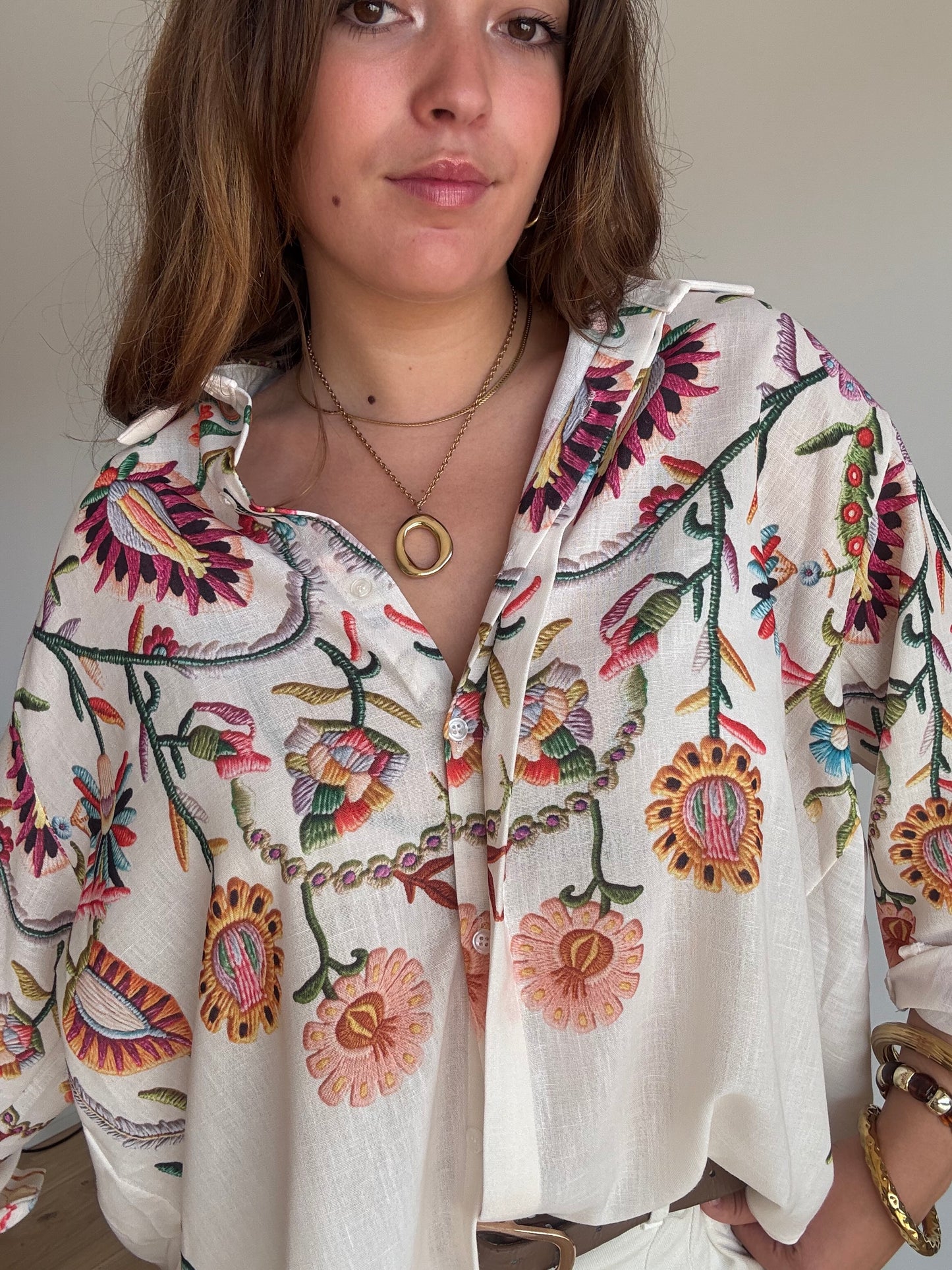 Chemise impression style broderies
