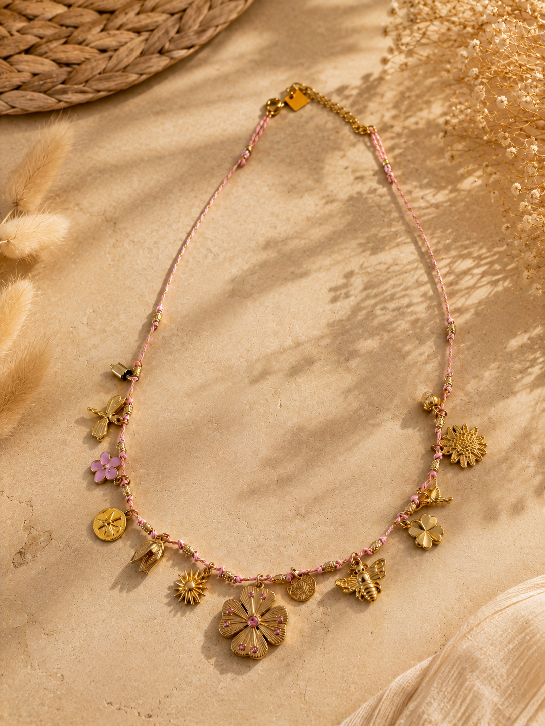 Collier Lora