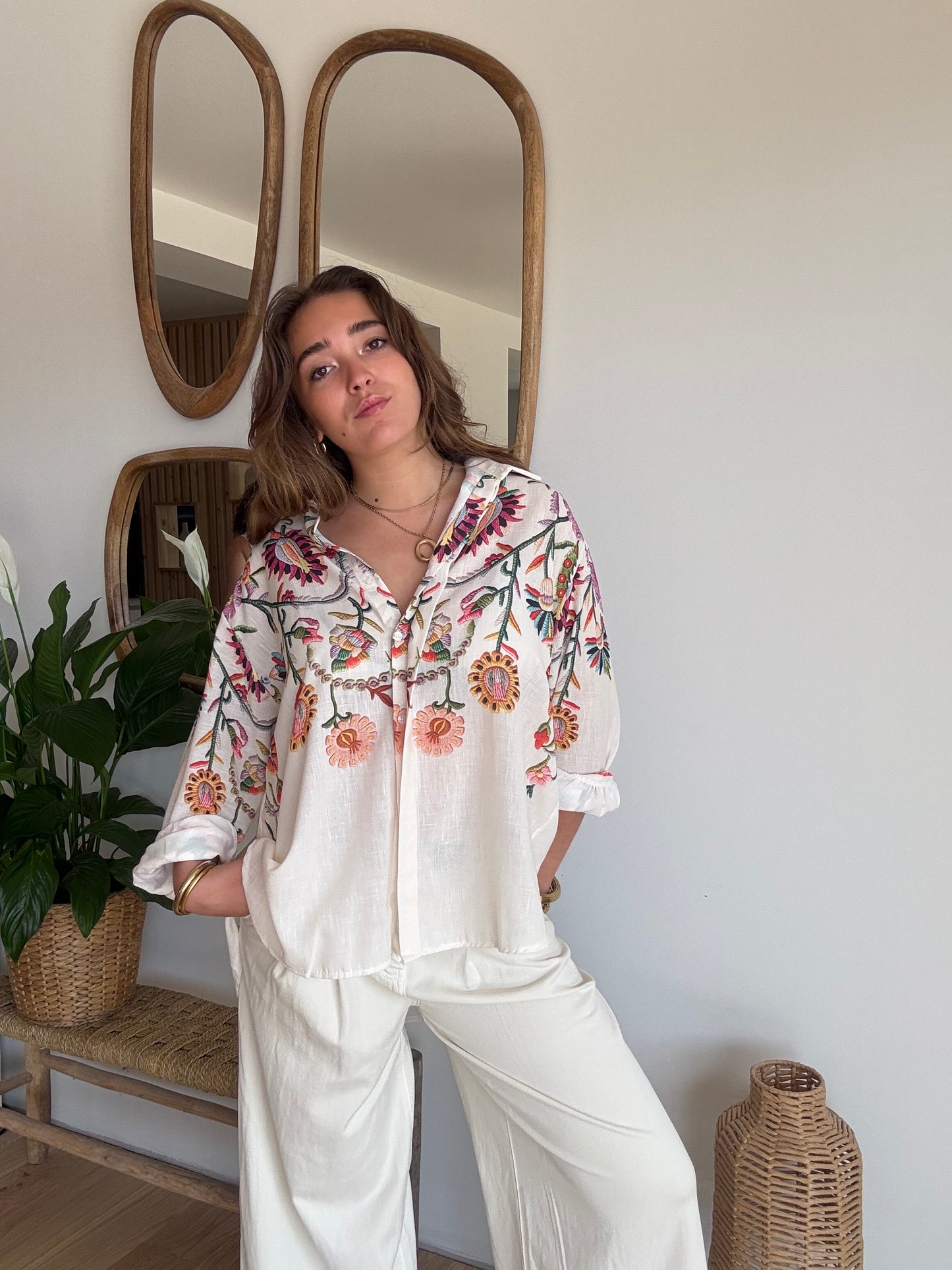 Chemise impression style broderies