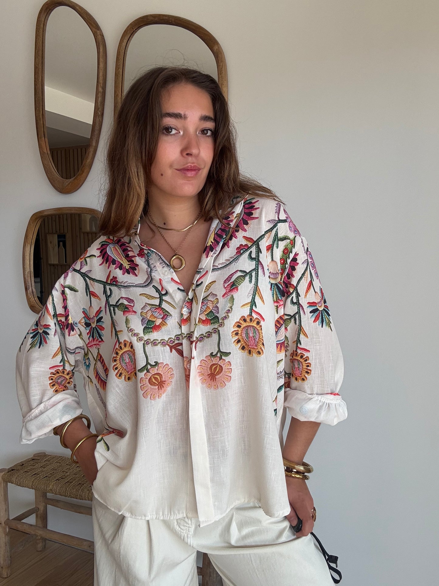 Chemise impression style broderies