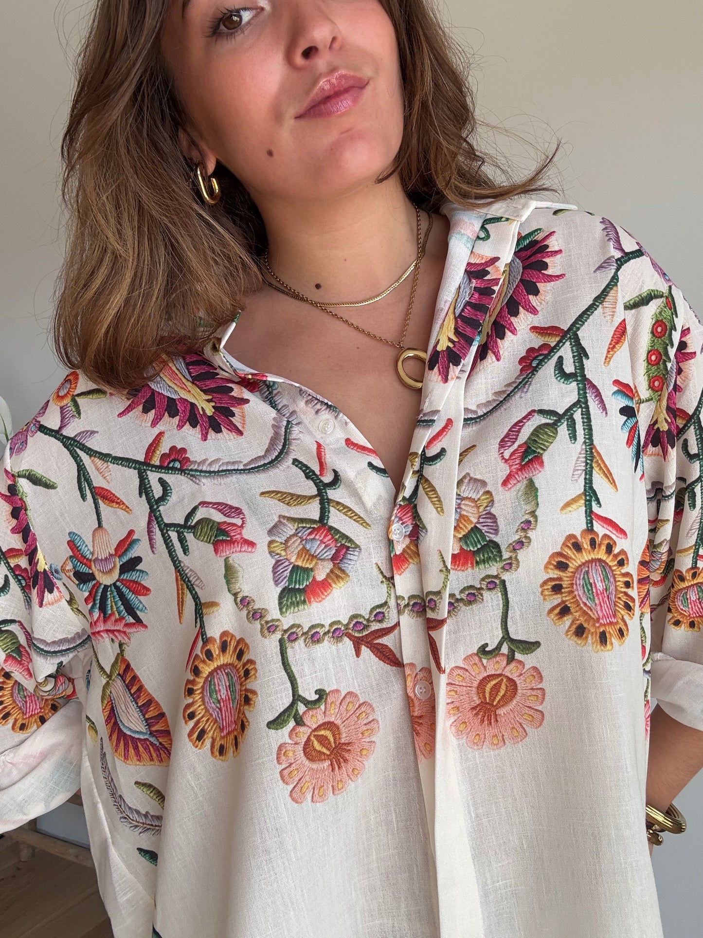 Chemise impression style broderies