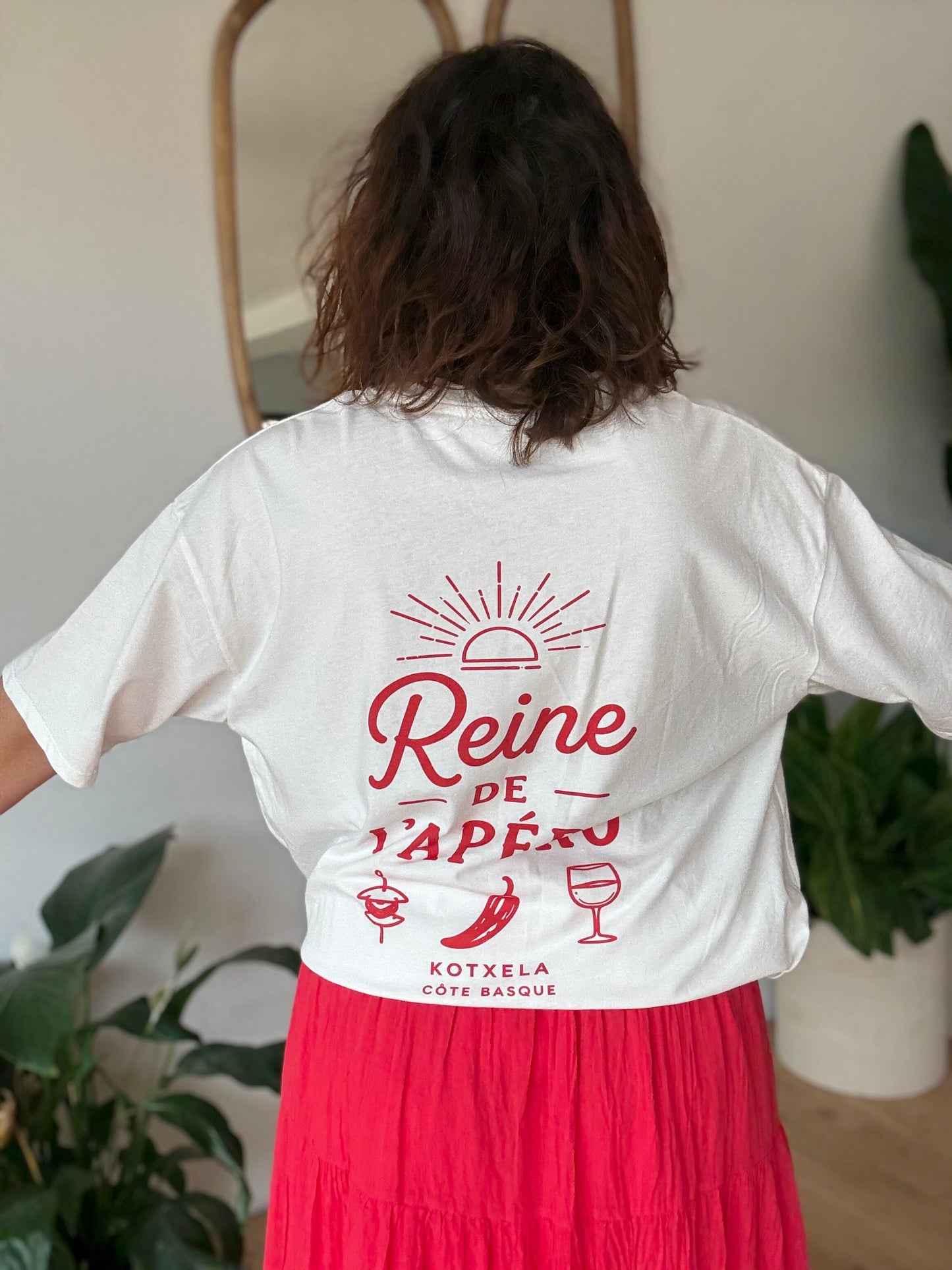 Tee shirt REINE DE L’APÉRO 🥂🤍❤️exclusivement chez Kotxela