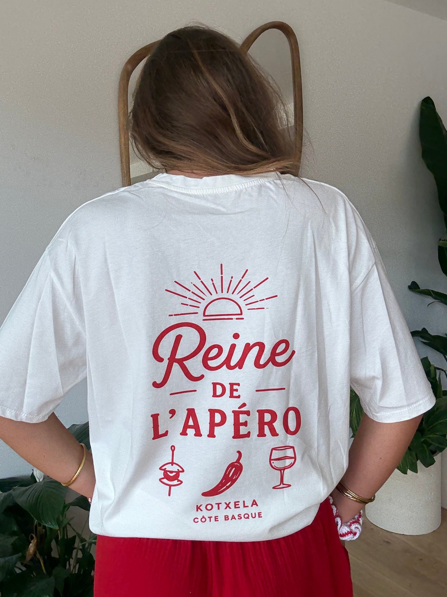 Tee shirt REINE DE L’APÉRO 🥂🤍❤️exclusivement chez Kotxela