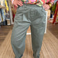 Pantalon kaki en coton – confort & style