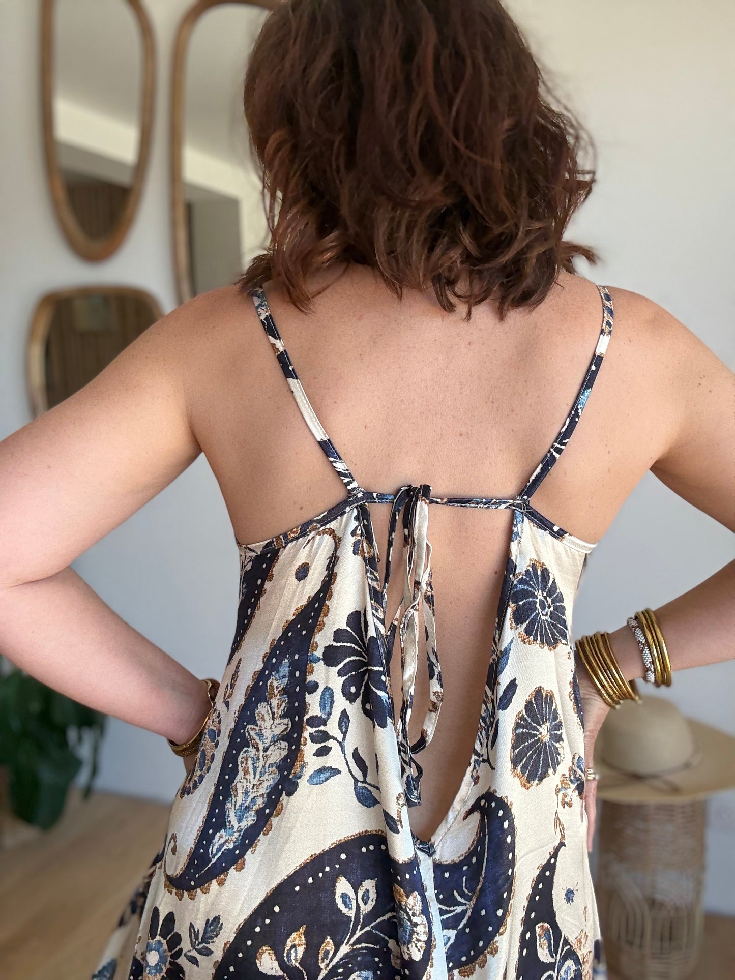Robe longue marine satinée