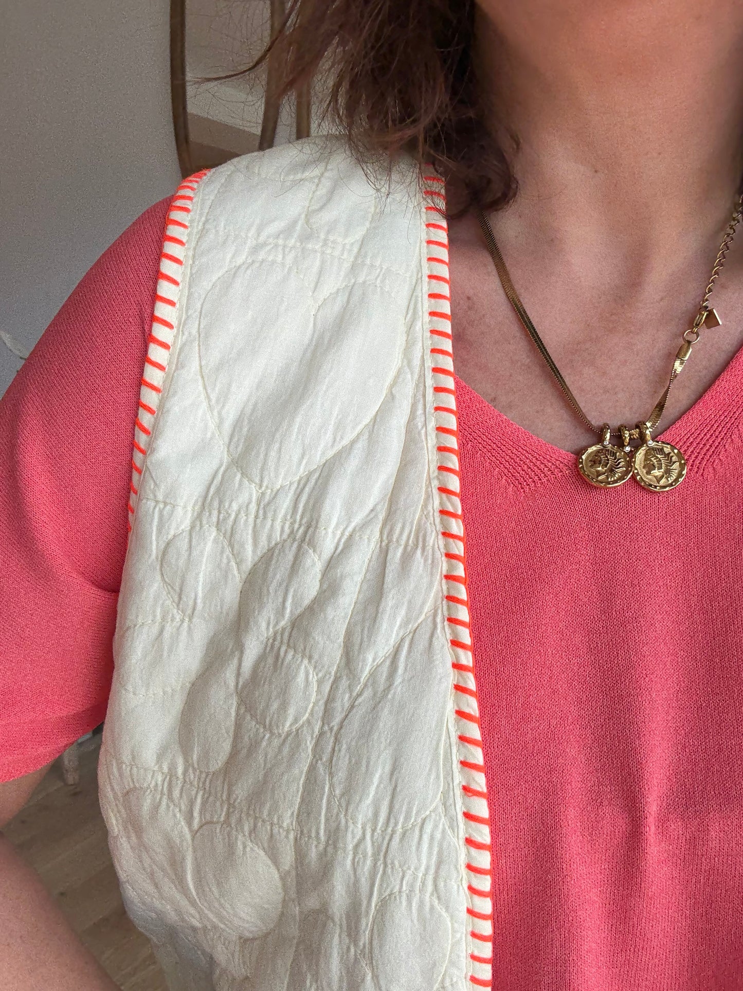 Veste sans manches matelassé écru /corail