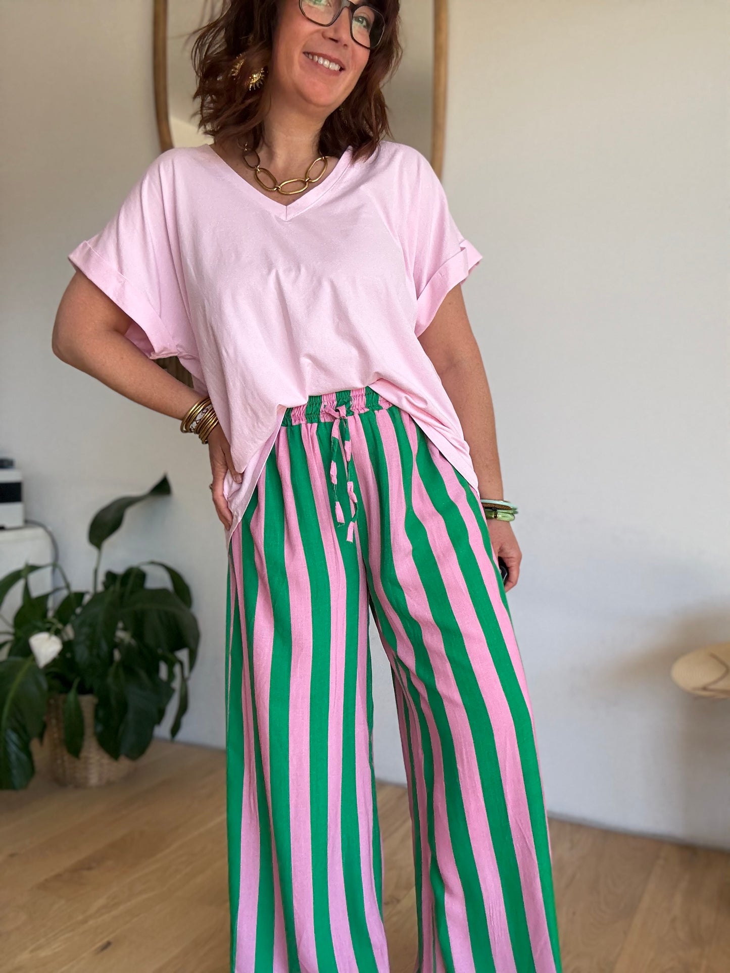 Pantalon rayé rose et vert