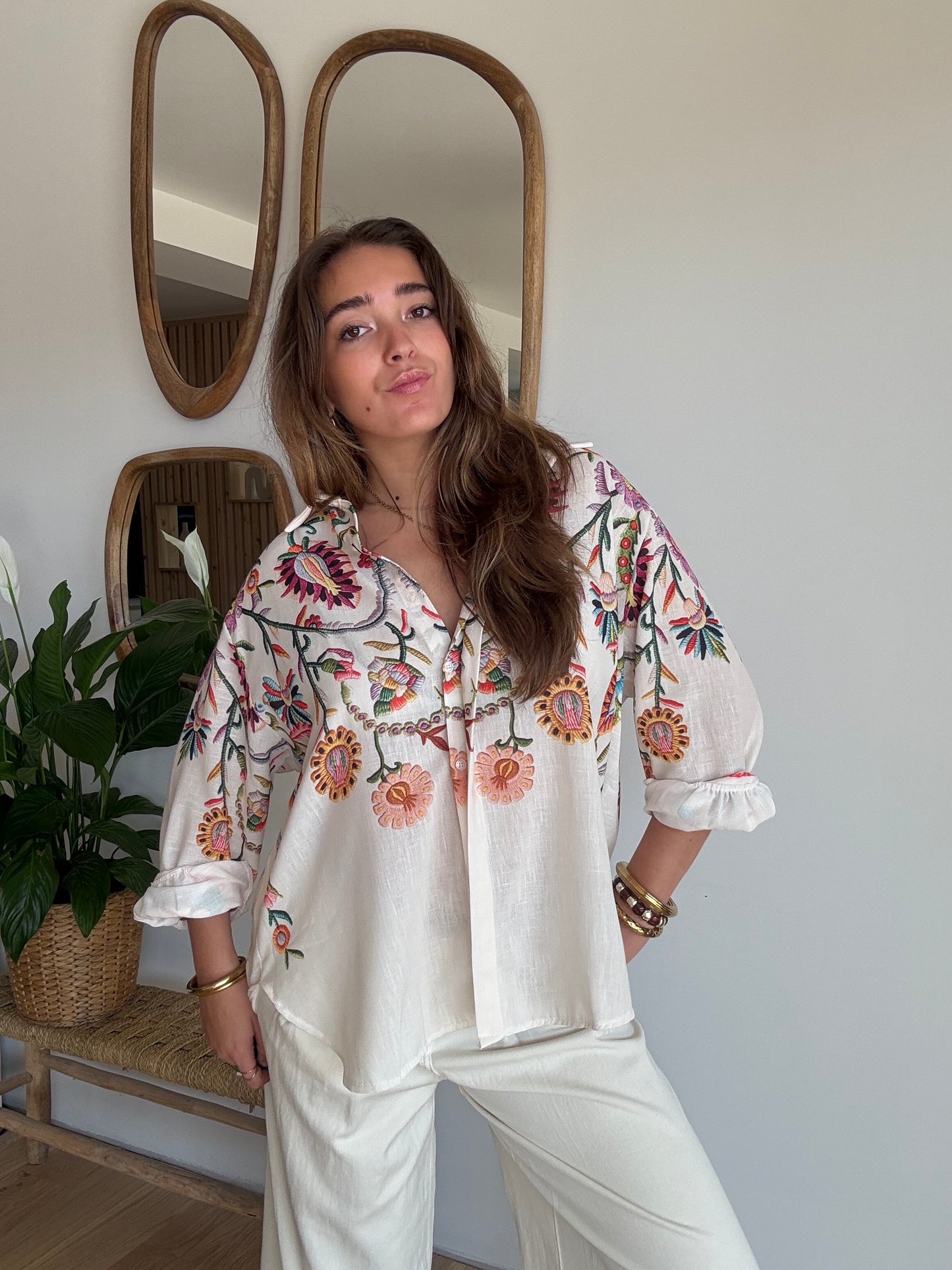 Chemise impression style broderies