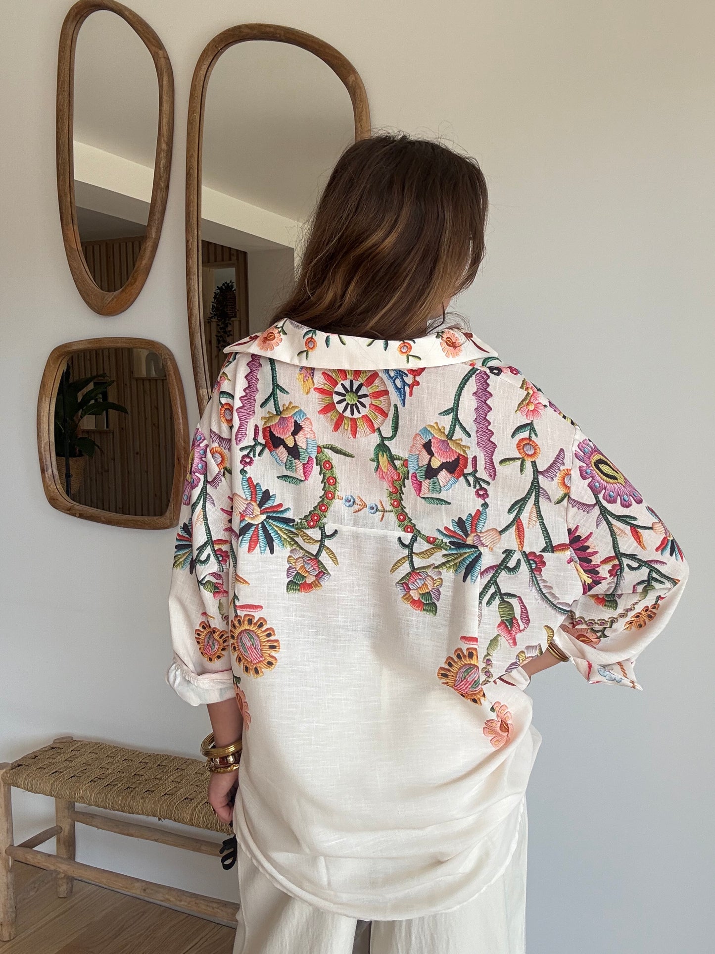 Chemise impression style broderies