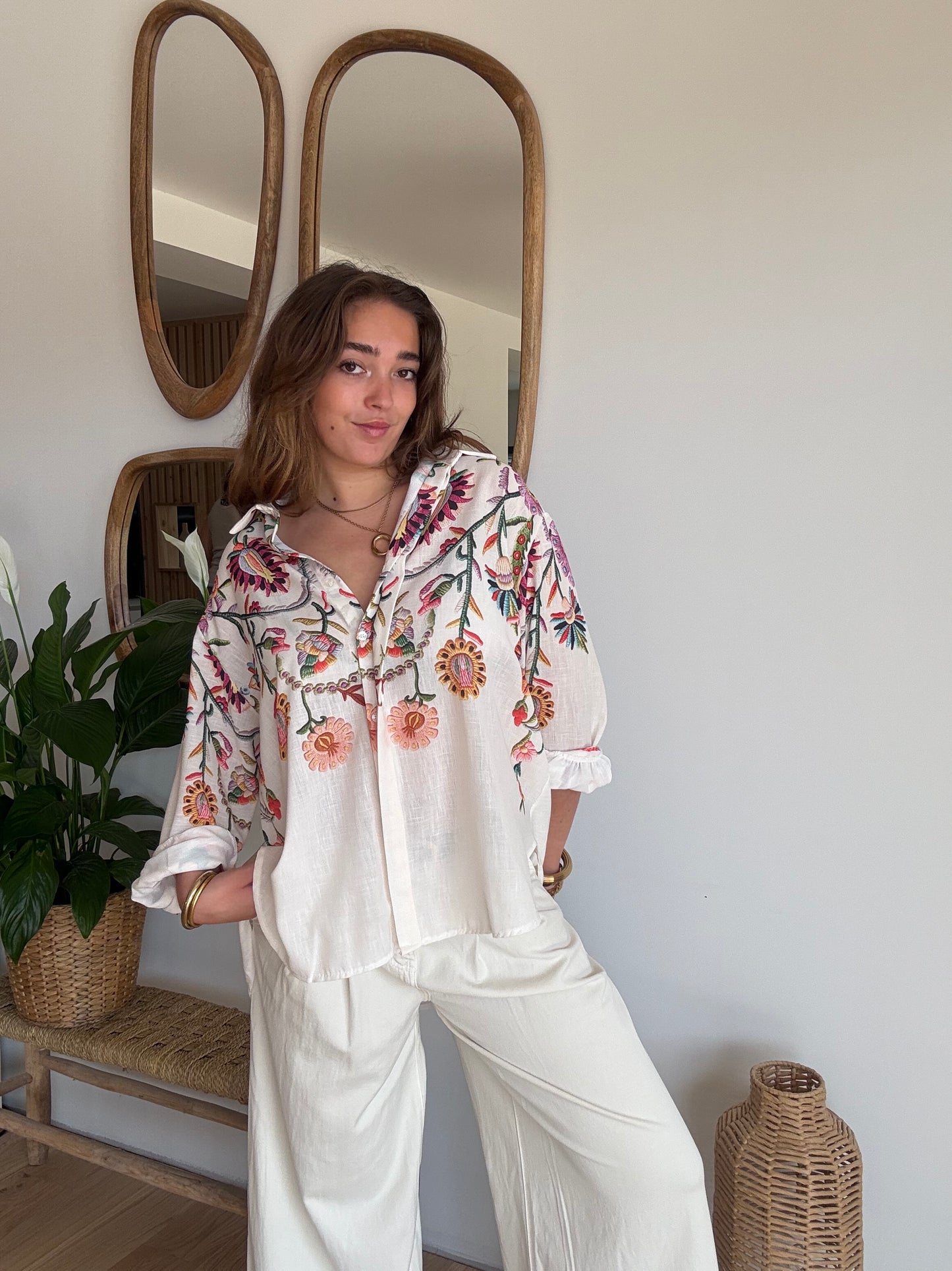 Chemise impression style broderies