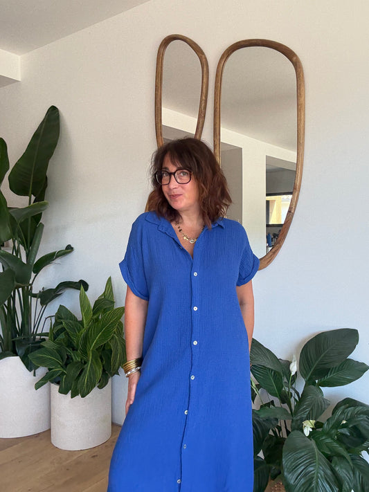 Robe chemise en gaze de coton bleu roi