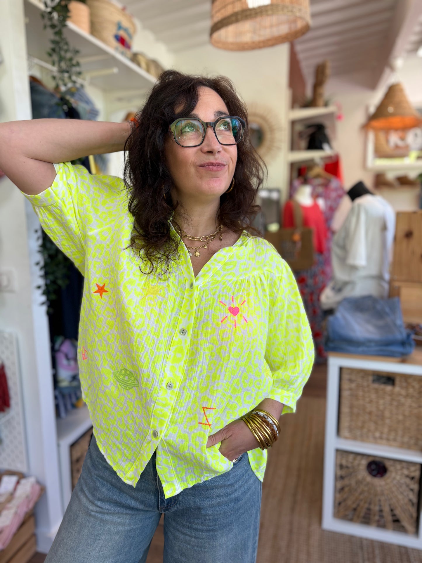 CHEMISIER IMPRIMÉ LEOPARD – Broderies fun – Jaune fluo